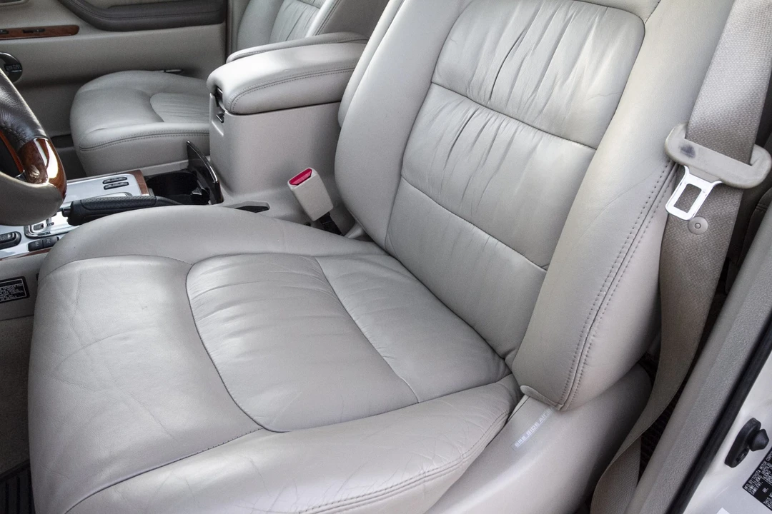 2006 Lexus LX 2nd Gen - Image 23 of 31
