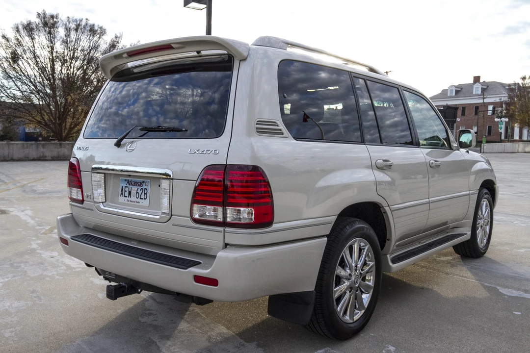 2006 Lexus LX 2nd Gen - Image 5 of 31