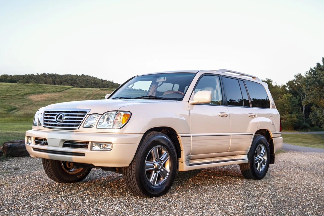 2006 Lexus LX 2nd Gen - Image 4 of 31