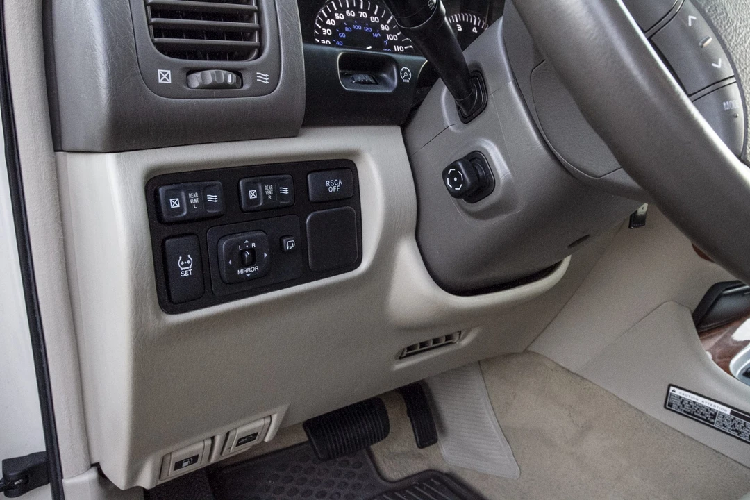 2006 Lexus LX 2nd Gen - Image 30 of 31