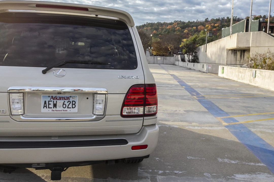 2006 Lexus LX 2nd Gen - Image 23 of 31