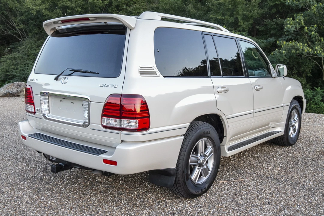 2006 Lexus LX 2nd Gen - Image 9 of 31