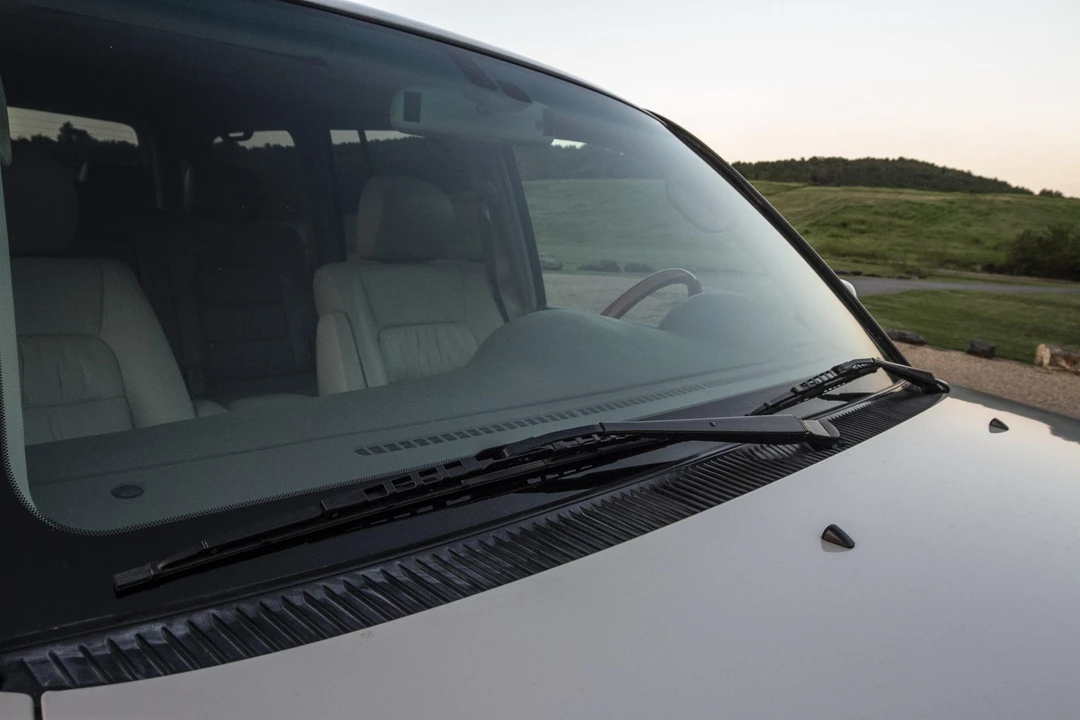 2006 Lexus LX 2nd Gen - Image 18 of 31