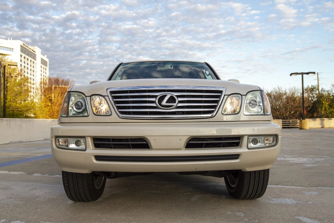 2006 Lexus LX 2nd Gen - Image 8 of 31