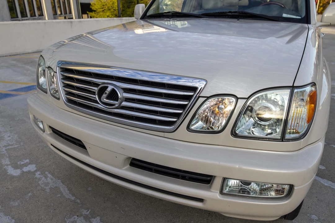 2006 Lexus LX 2nd Gen - Image 13 of 31