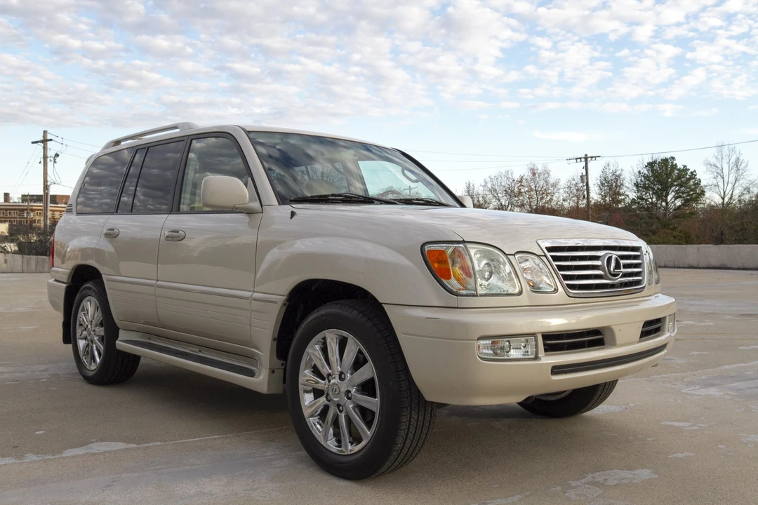 2006 Lexus LX 2nd Gen - Image 7 of 31