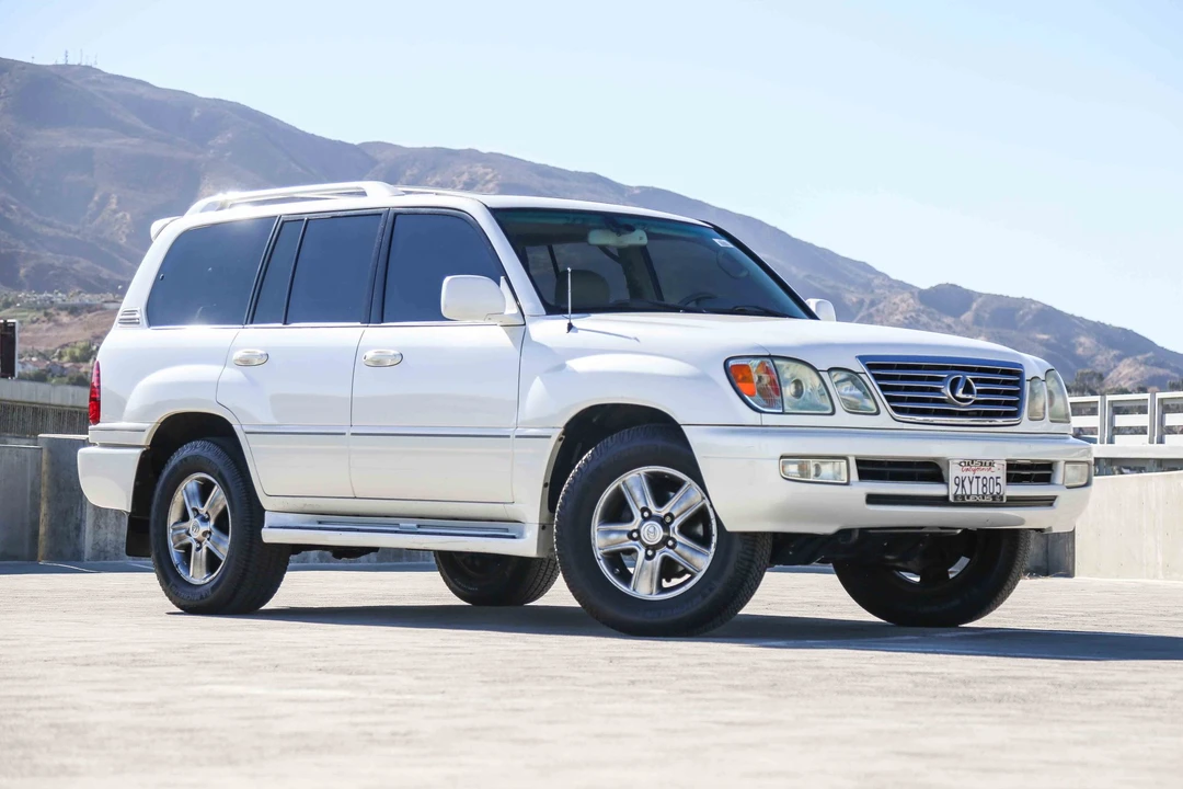 2006 Lexus LX 2nd Gen - Image 9 of 31