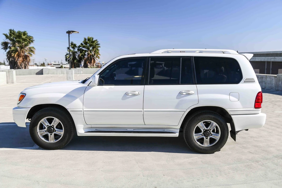 2006 Lexus LX 2nd Gen - Image 24 of 31