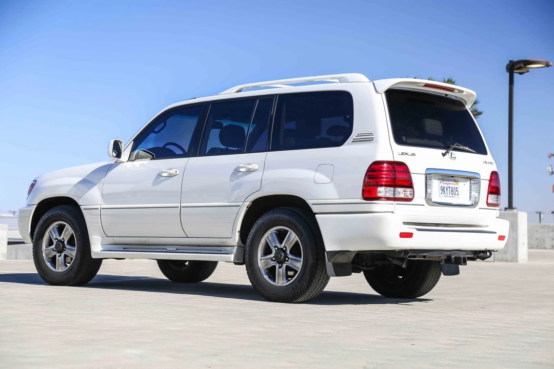 2006 Lexus LX 2nd Gen - Image 23 of 31