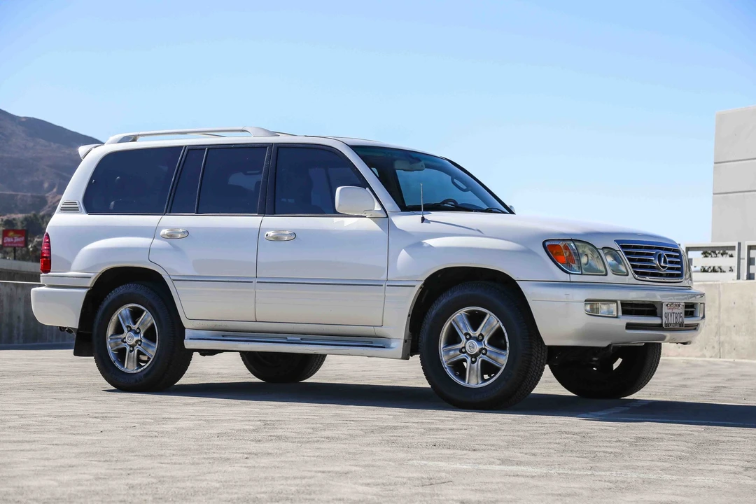 2006 Lexus LX 2nd Gen - Image 11 of 31
