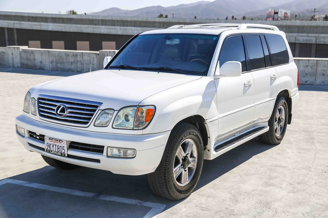 2006 Lexus LX 2nd Gen - Image 5 of 31