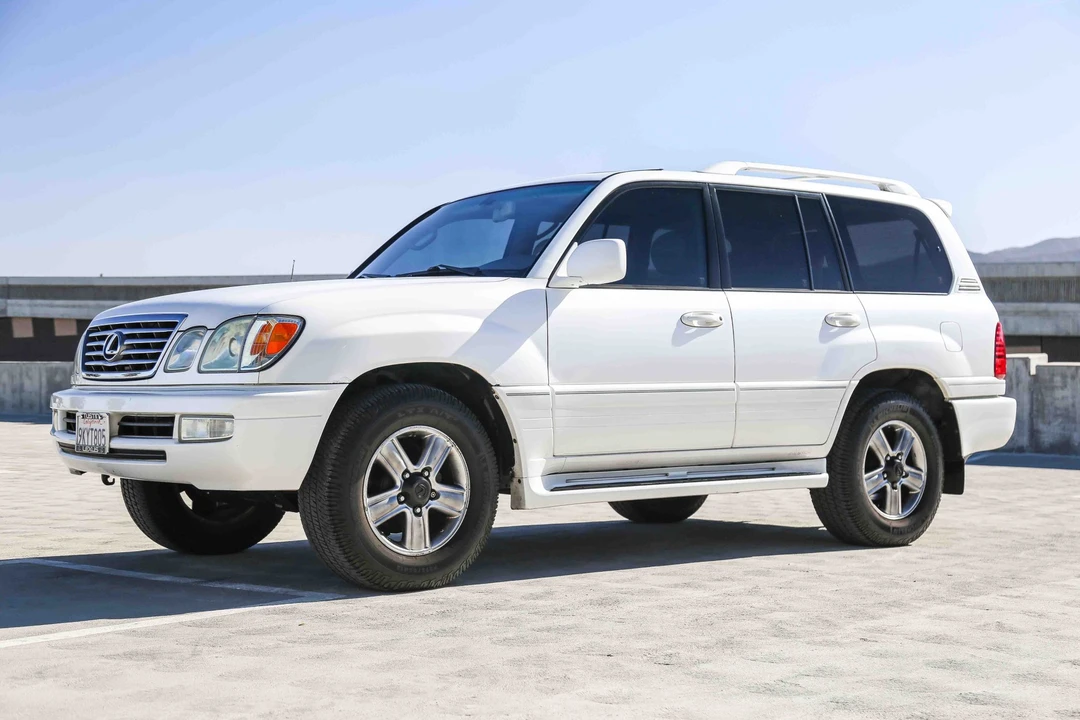 2006 Lexus LX 2nd Gen - Image 3 of 31
