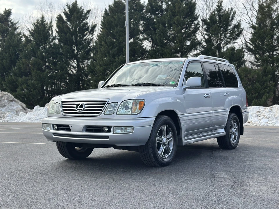 2006 Lexus LX 2nd Gen - Image 3 of 31
