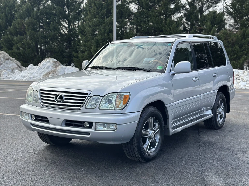 2006 Lexus LX 2nd Gen - Image 2 of 31