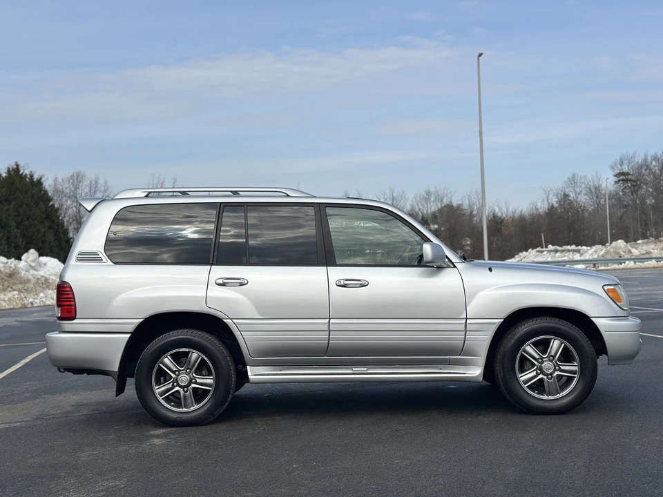 2006 Lexus LX 2nd Gen - Image 8 of 31