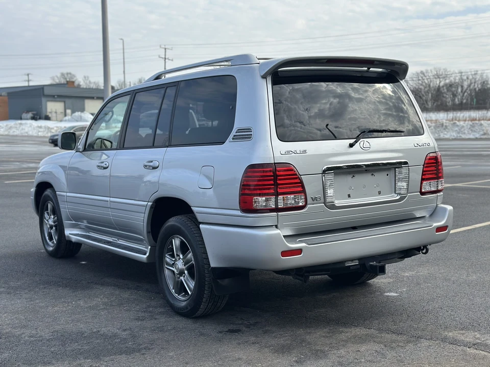 2006 Lexus LX 2nd Gen - Image 5 of 31