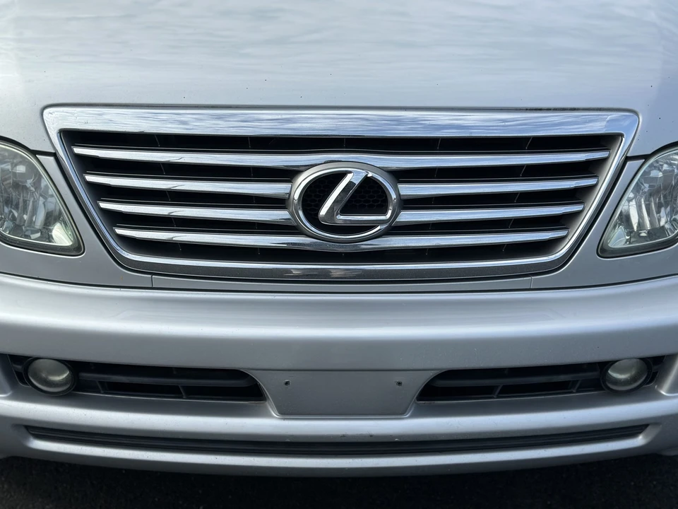 2006 Lexus LX 2nd Gen - Image 11 of 31