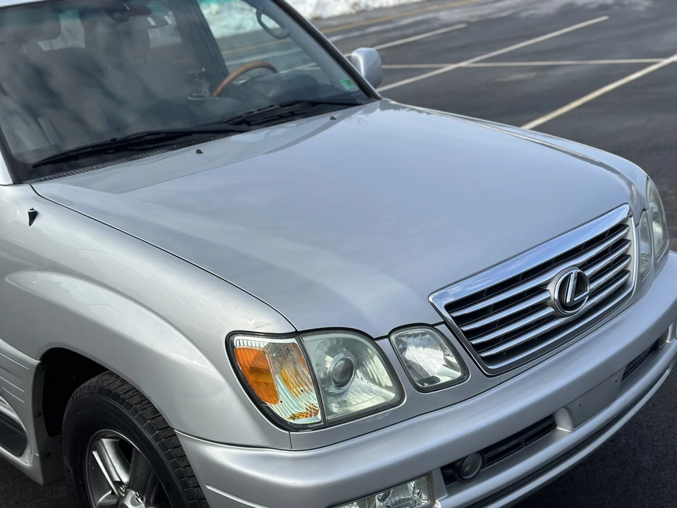 2006 Lexus LX 2nd Gen - Image 10 of 31