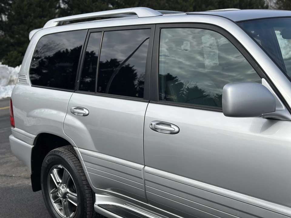 2006 Lexus LX 2nd Gen - Image 20 of 31