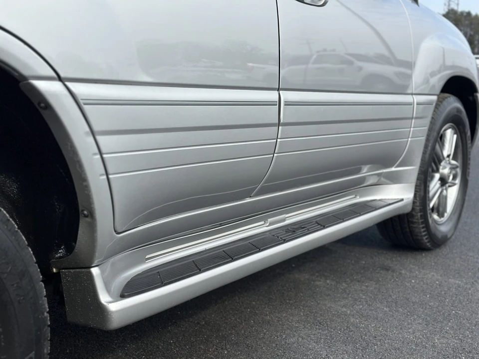 2006 Lexus LX 2nd Gen - Image 19 of 31