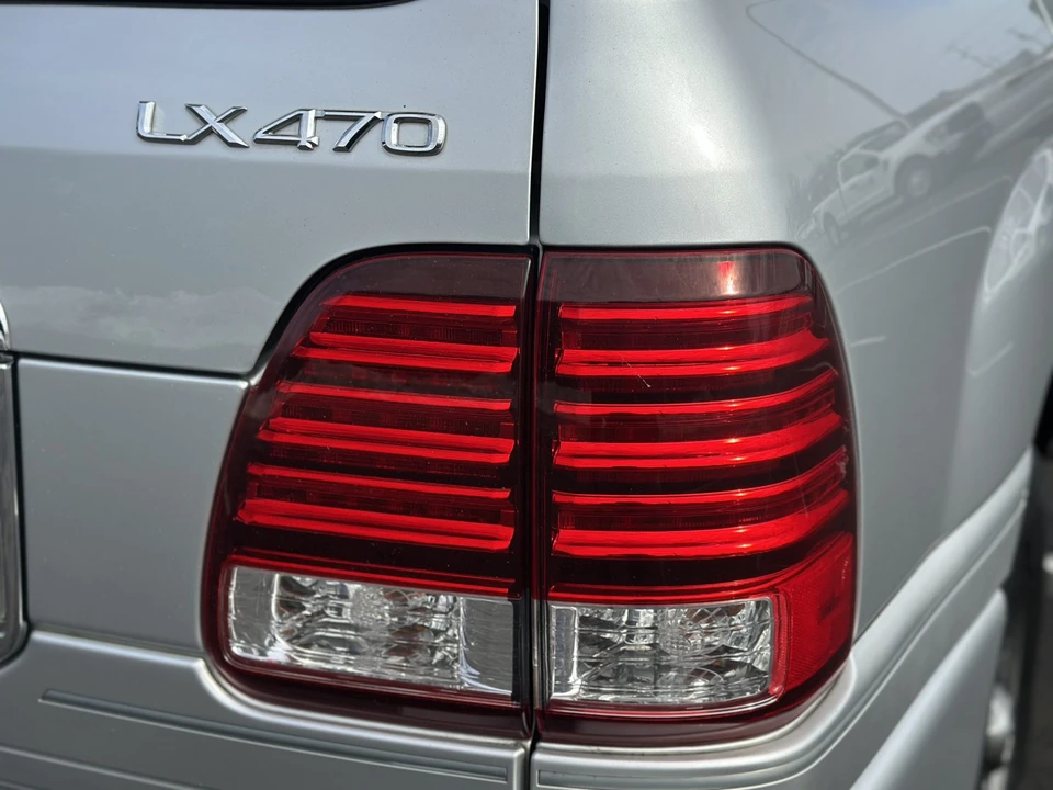 2006 Lexus LX 2nd Gen - Image 16 of 31