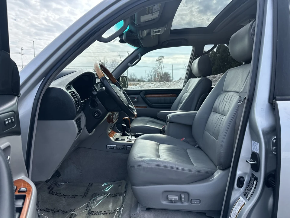 2006 Lexus LX 2nd Gen - Image 26 of 31