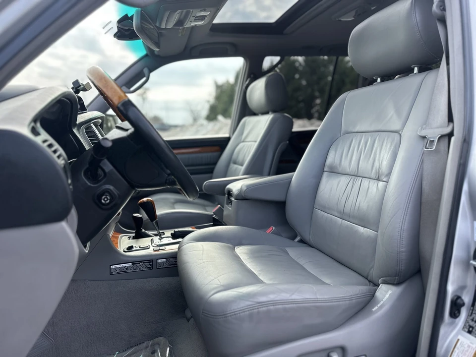 2006 Lexus LX 2nd Gen - Image 27 of 31