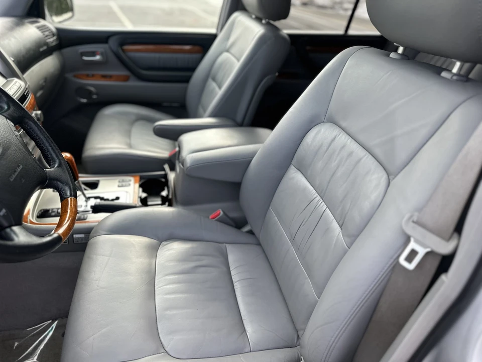 2006 Lexus LX 2nd Gen - Image 28 of 31