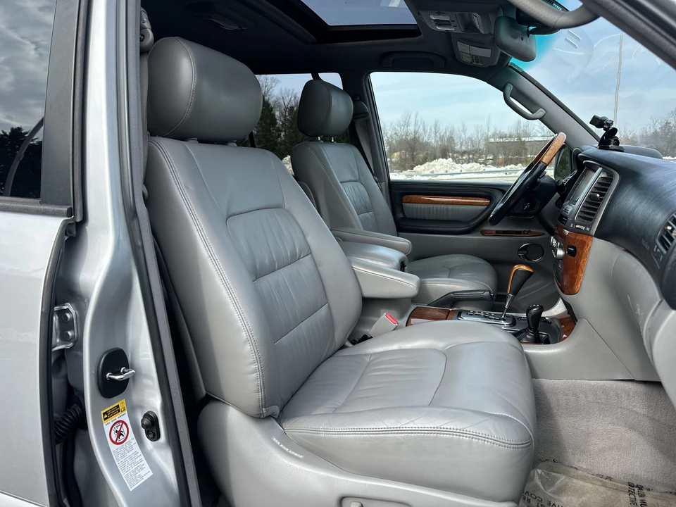 2006 Lexus LX 2nd Gen - Image 31 of 31