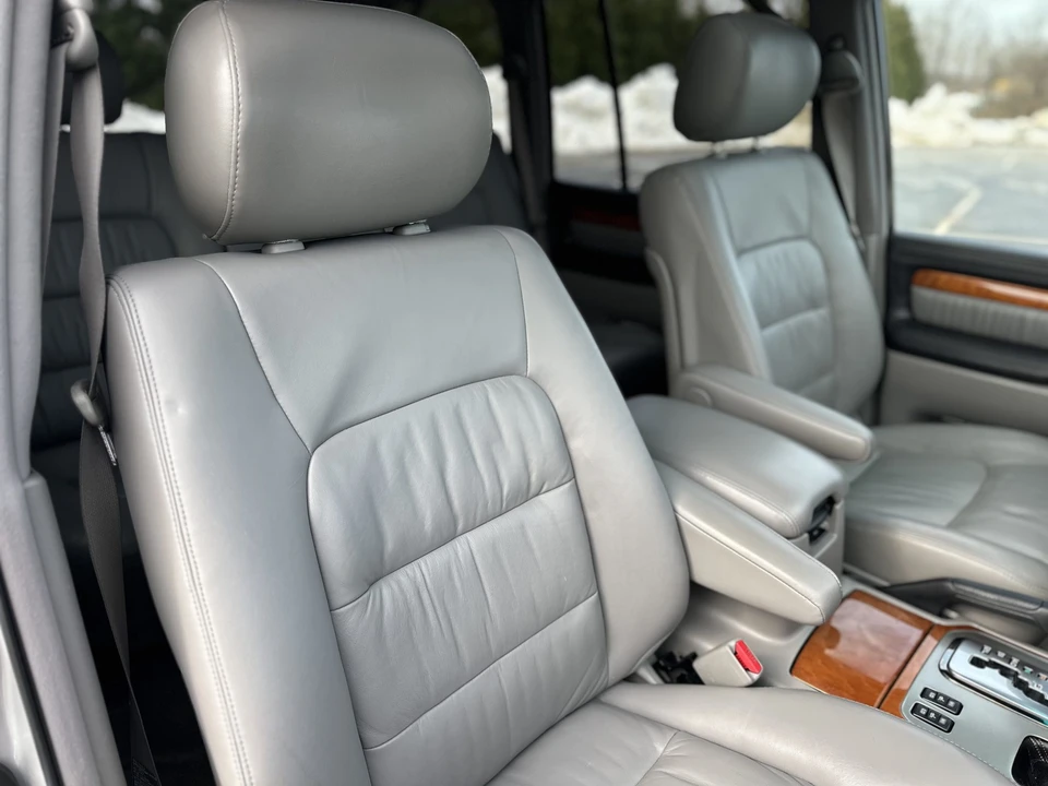2006 Lexus LX 2nd Gen - Image 30 of 31