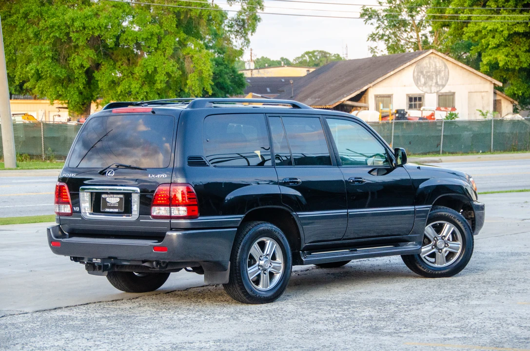 2006 Lexus LX 2nd Gen - Image 19 of 31