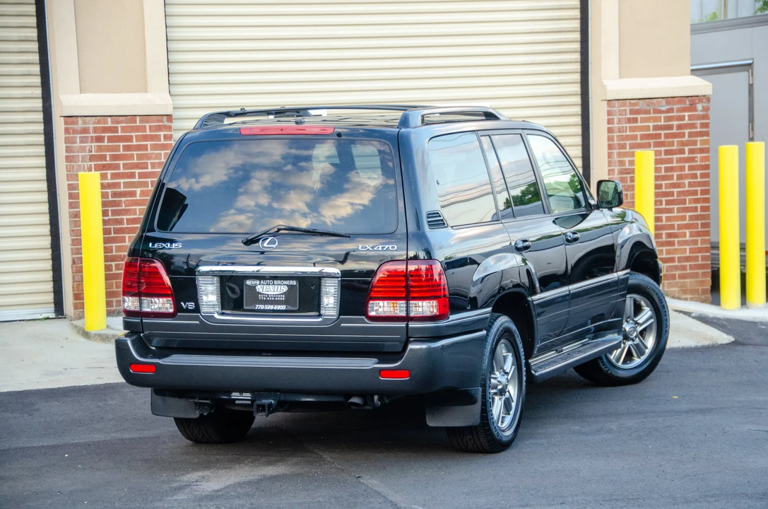 2006 Lexus LX 2nd Gen - Image 17 of 31