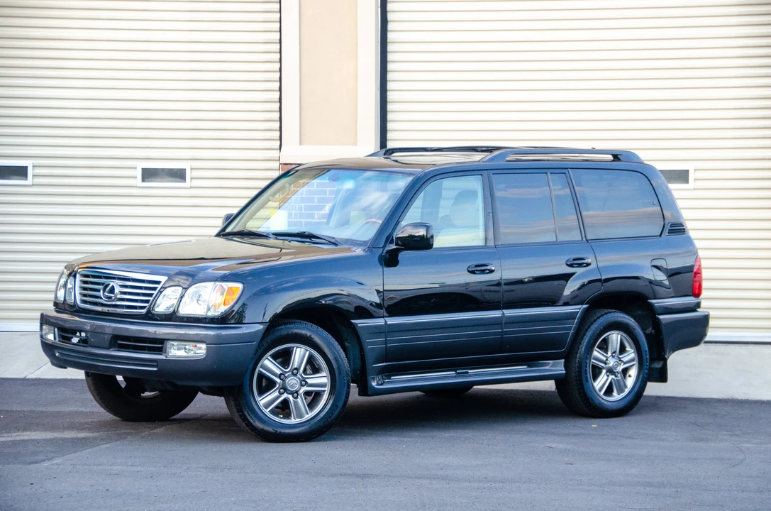 2006 Lexus LX 2nd Gen - Image 4 of 31