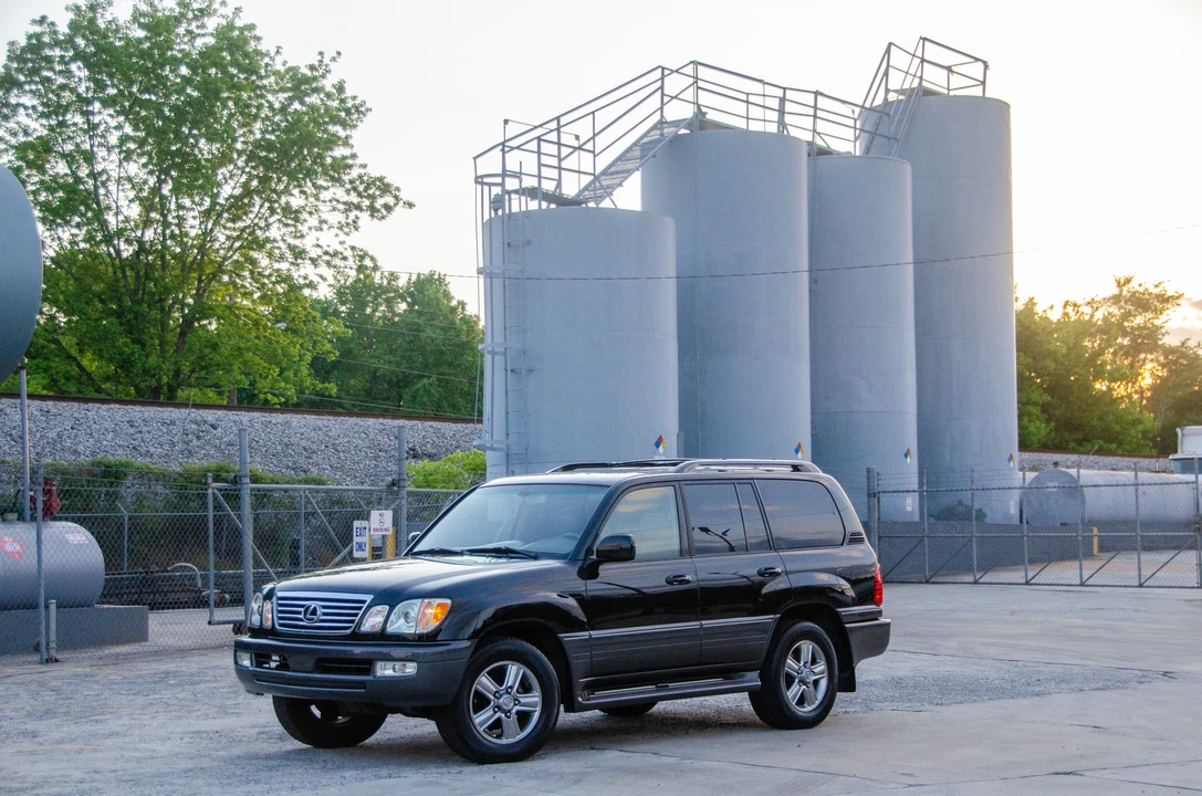 2006 Lexus LX 2nd Gen - Image 6 of 31
