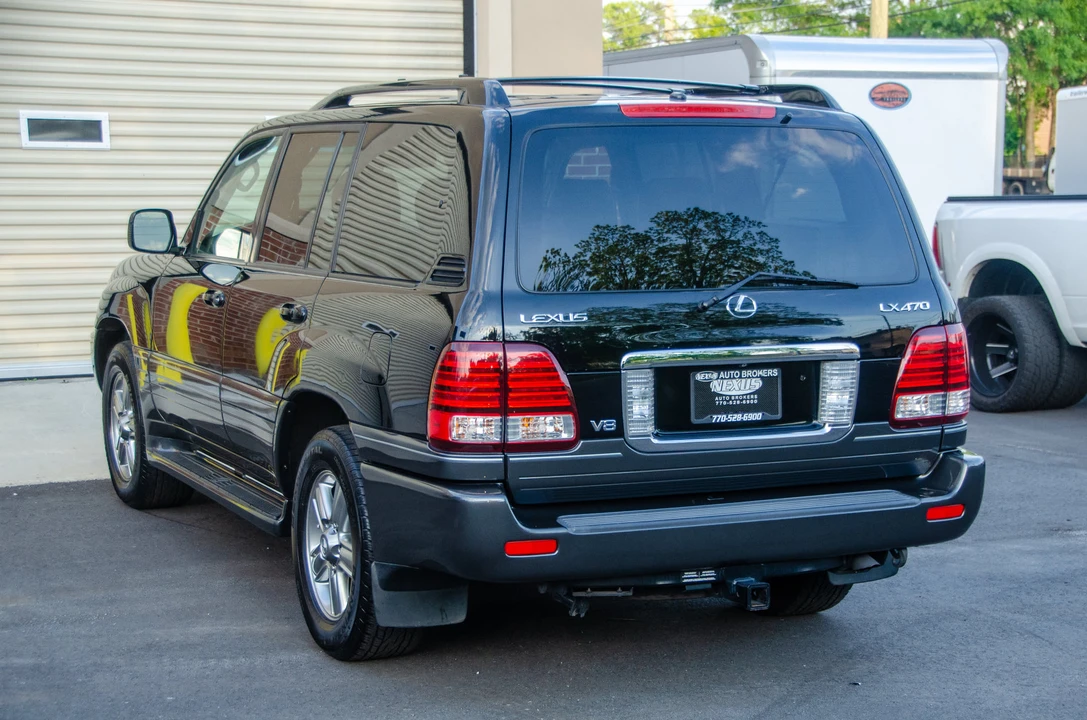 2006 Lexus LX 2nd Gen - Image 13 of 31