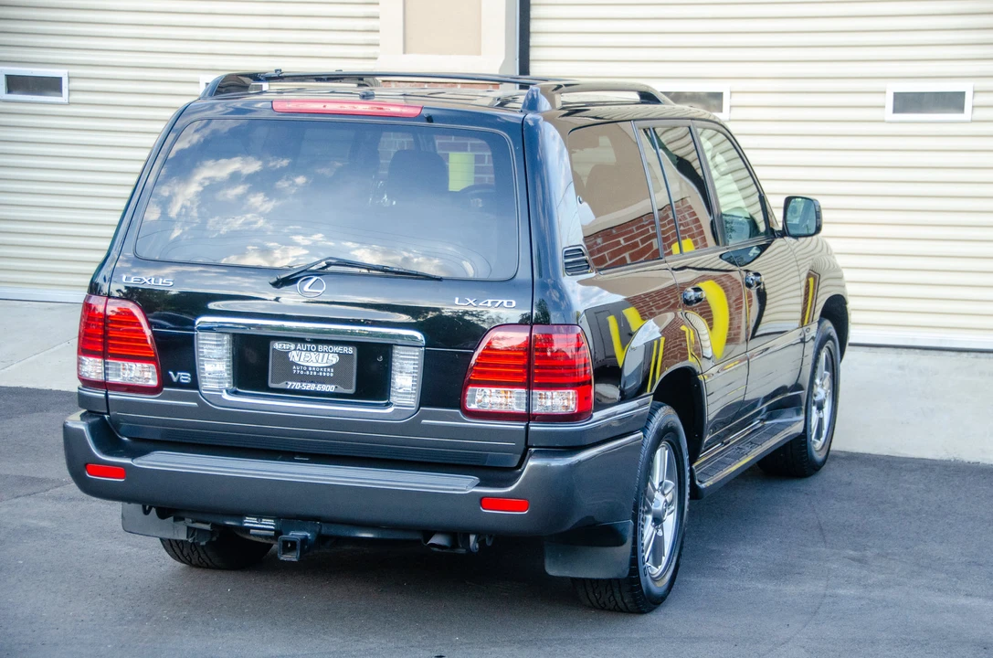 2006 Lexus LX 2nd Gen - Image 16 of 31
