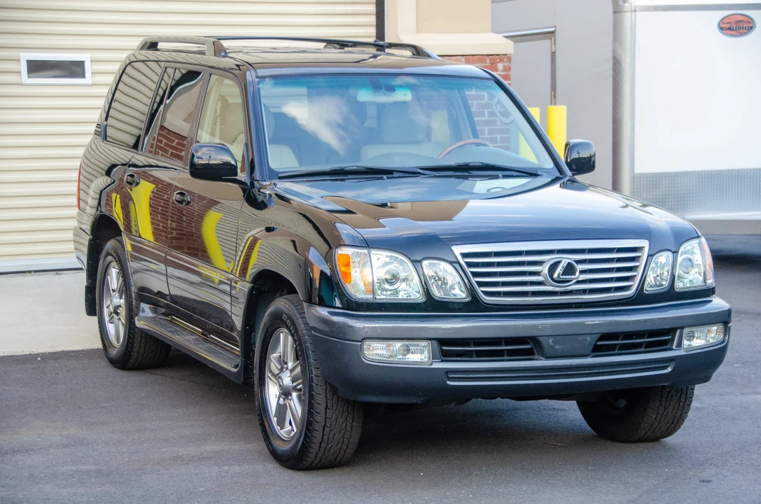2006 Lexus LX 2nd Gen - Image 23 of 31