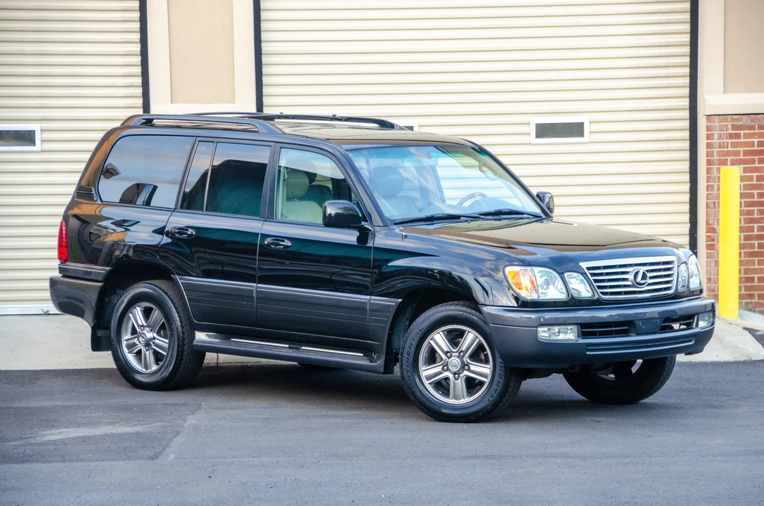 2006 Lexus LX 2nd Gen - Image 21 of 31