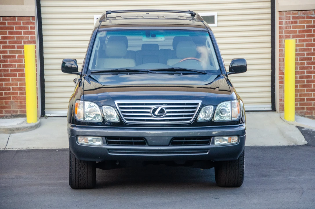 2006 Lexus LX 2nd Gen - Image 25 of 31