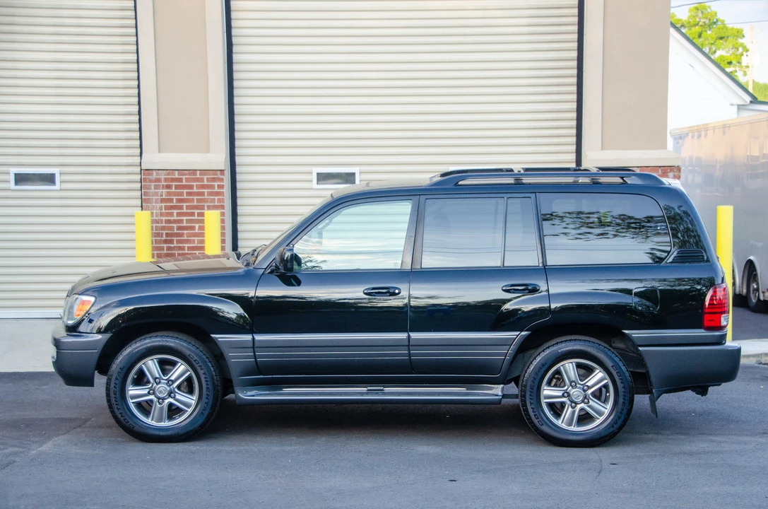 2006 Lexus LX 2nd Gen - Image 8 of 31