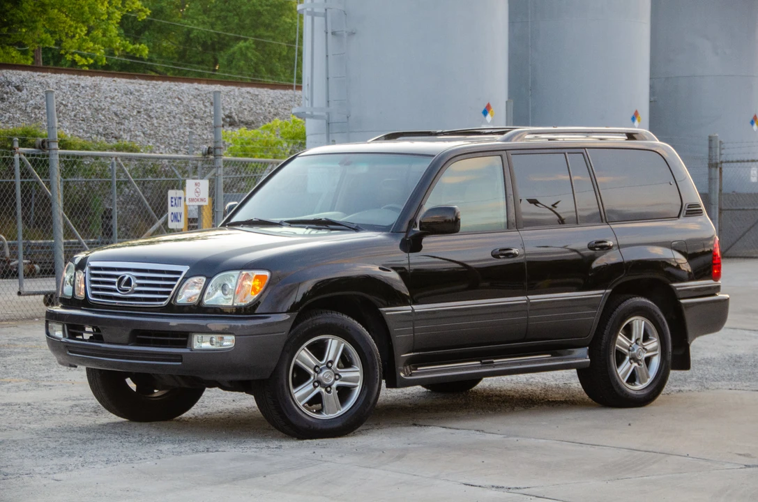 2006 Lexus LX 2nd Gen - Image 5 of 31