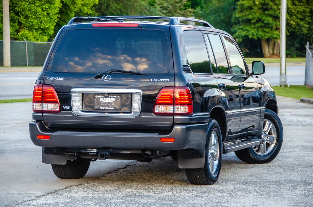 2006 Lexus LX 2nd Gen - Image 15 of 31