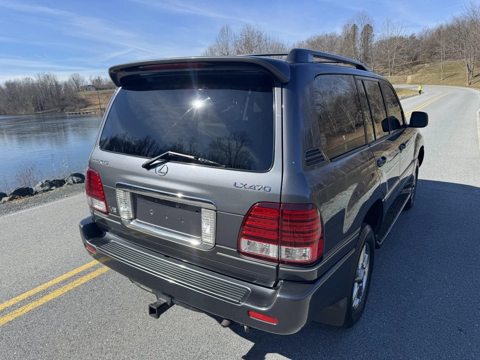 2006 Lexus LX 2nd Gen - Image 29 of 31