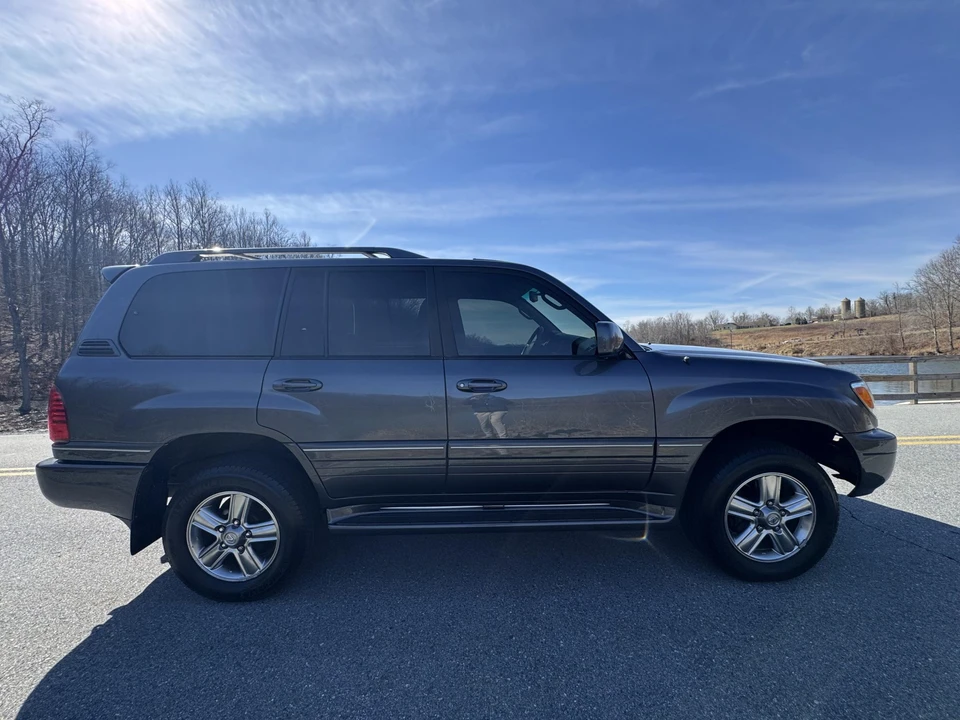 2006 Lexus LX 2nd Gen - Image 28 of 31