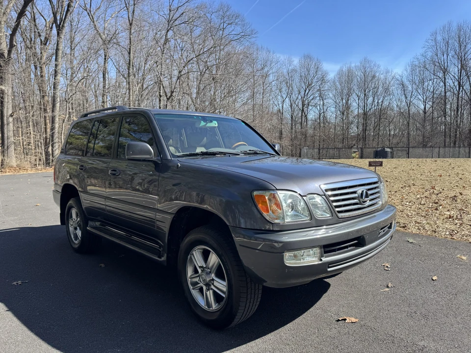 2006 Lexus LX 2nd Gen - Image 15 of 31