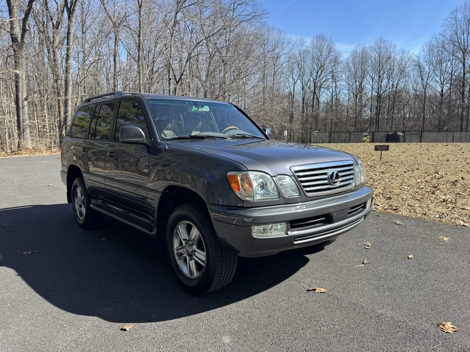 2006 Lexus LX 2nd Gen - Image 12 of 31