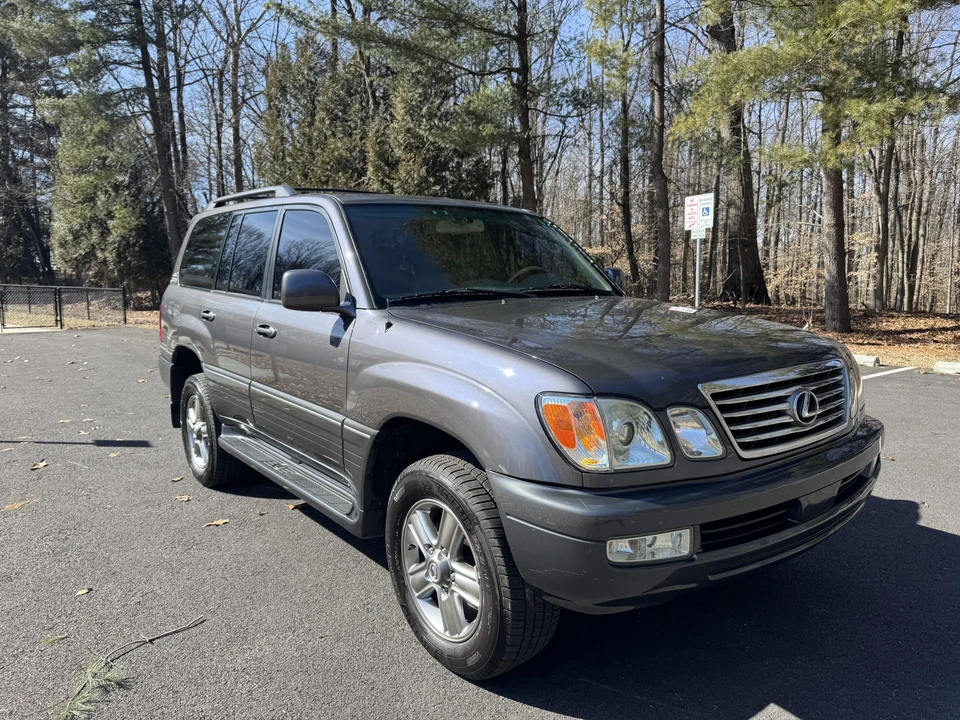 2006 Lexus LX 2nd Gen - Image 16 of 31