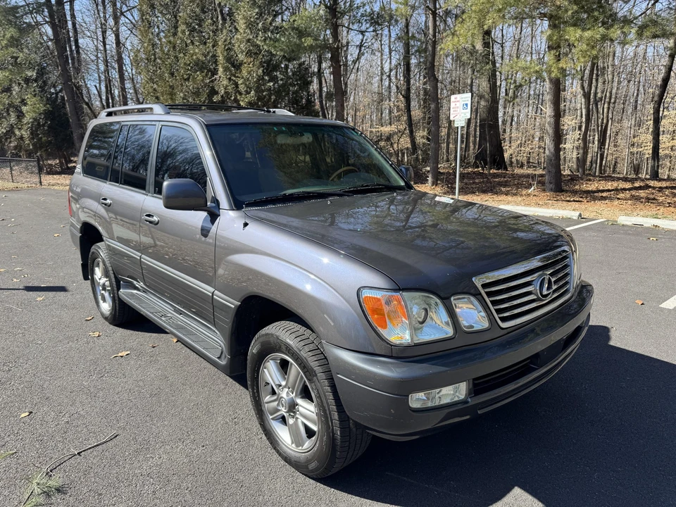 2006 Lexus LX 2nd Gen - Image 18 of 31
