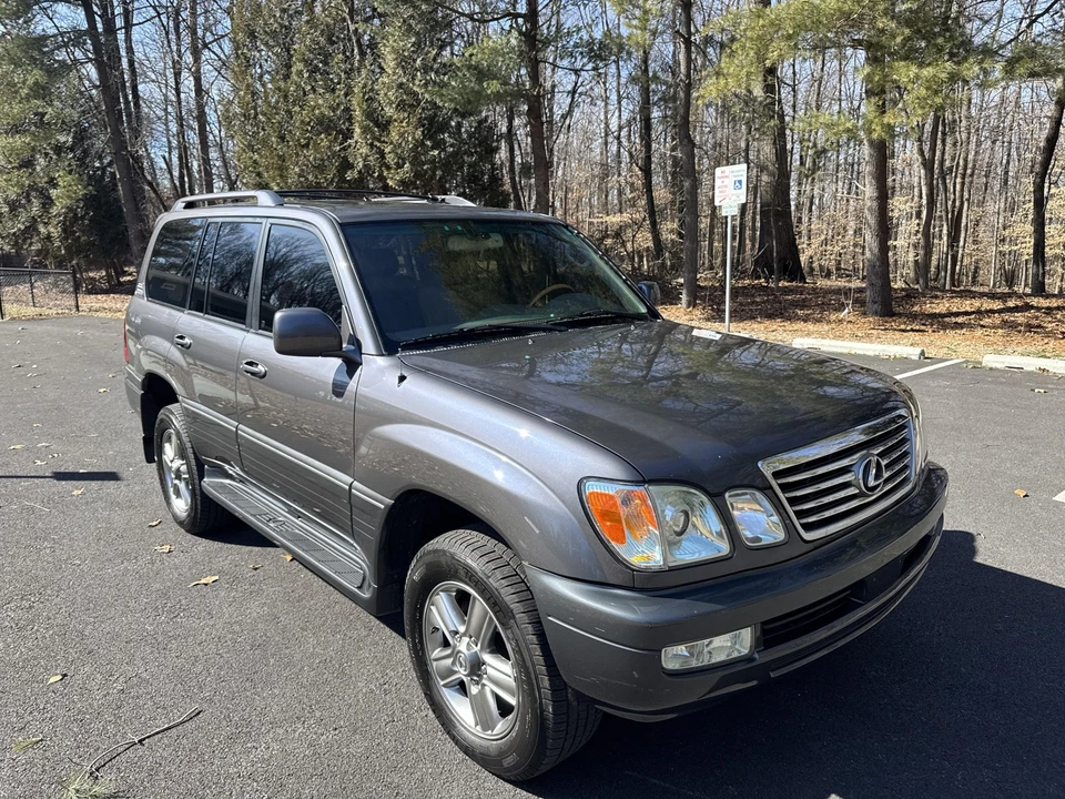 2006 Lexus LX 2nd Gen - Image 17 of 31