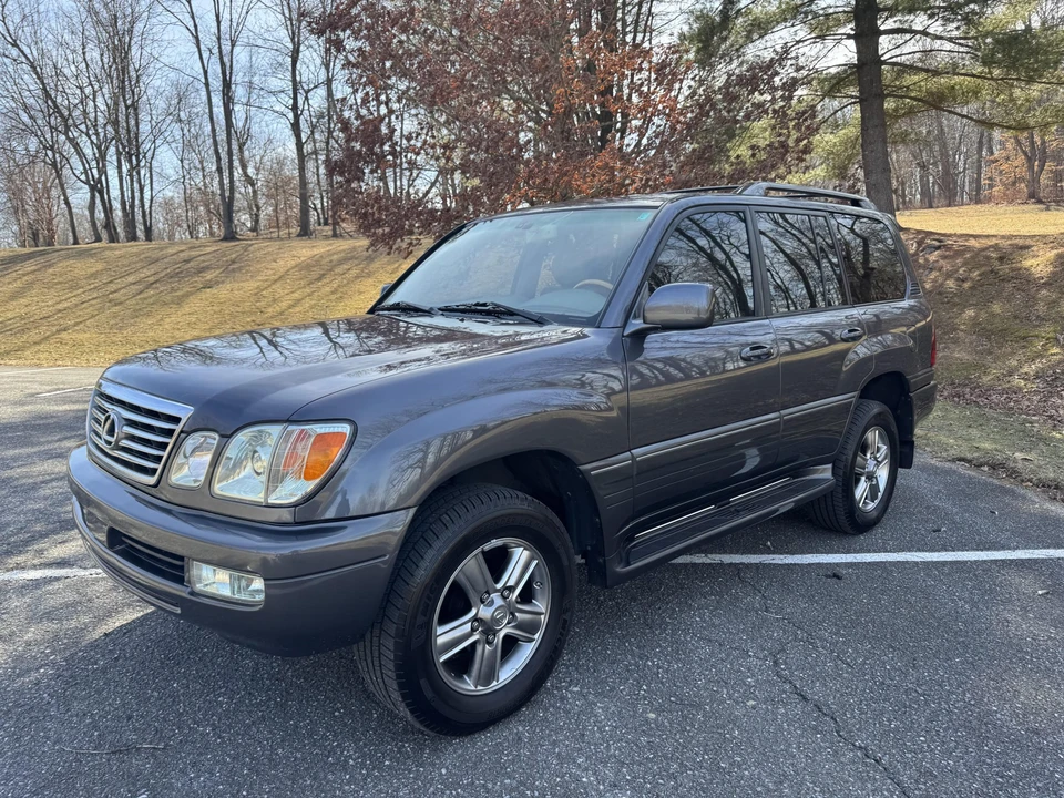 2006 Lexus LX 2nd Gen - Image 2 of 31